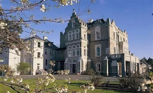 新加坡楷博高等教育学院金融（双专业）颁发证书